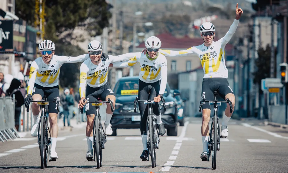 Corima Drôme Provençale 2026 - Les coureurs du team en tête de course